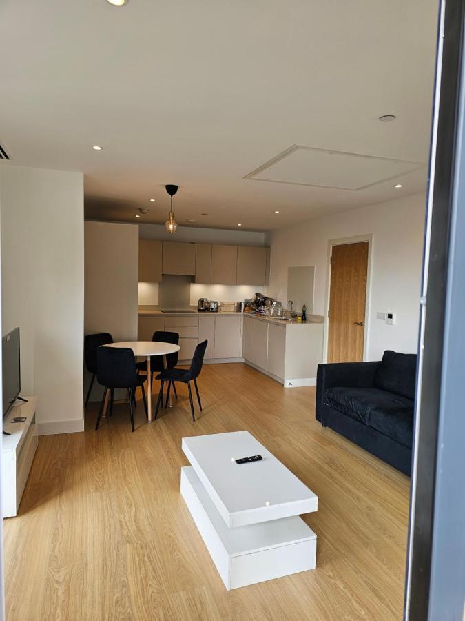 Santina Apartments Кройдон Экстерьер фото