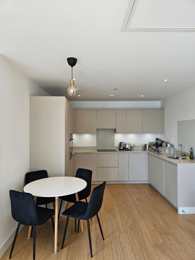 Santina Apartments Кройдон Экстерьер фото